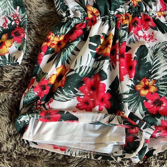 Guess Tropical Romper - Picture 6 of 7